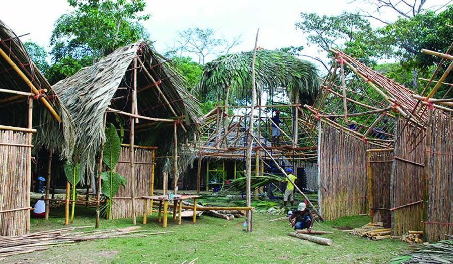 Construction of temple and kuna houses