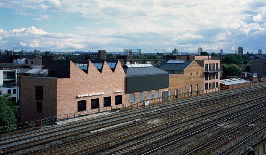 Photograph of Redbrick gallery next to railway tracks 