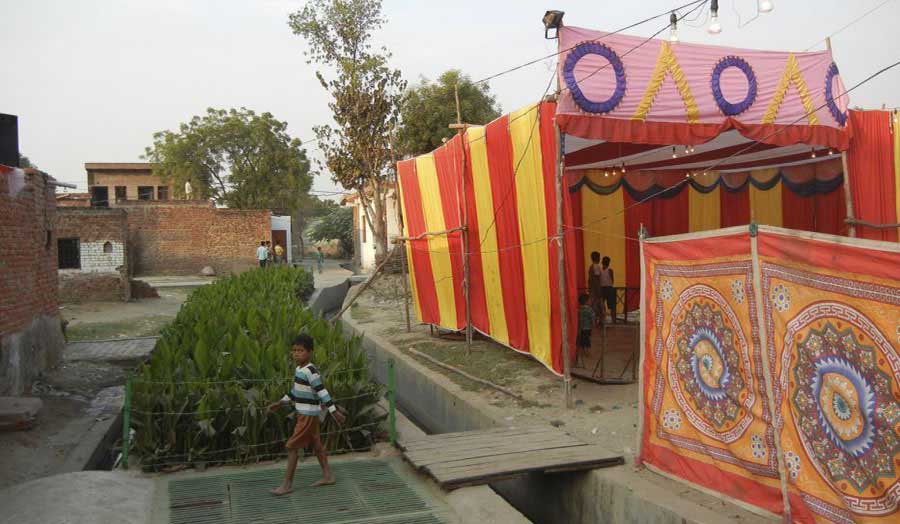 Live project in the settlement of Kachhpura in Agra, India