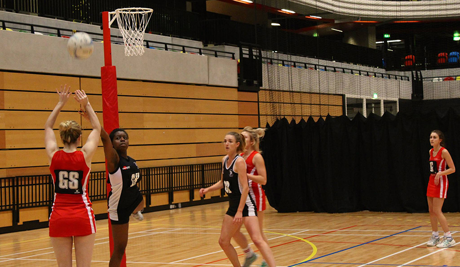 The Students' Union's netball team playing