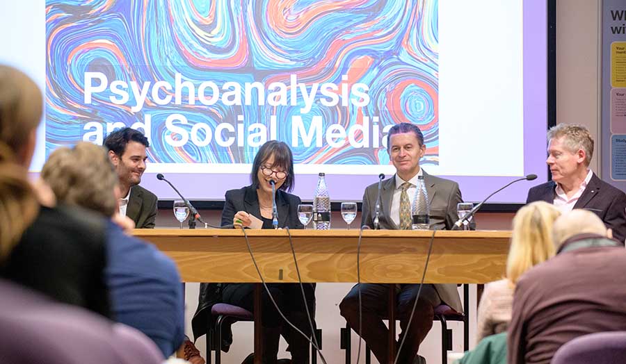 A picture of the panel at the 'Psychoanalysis and social media' event 
