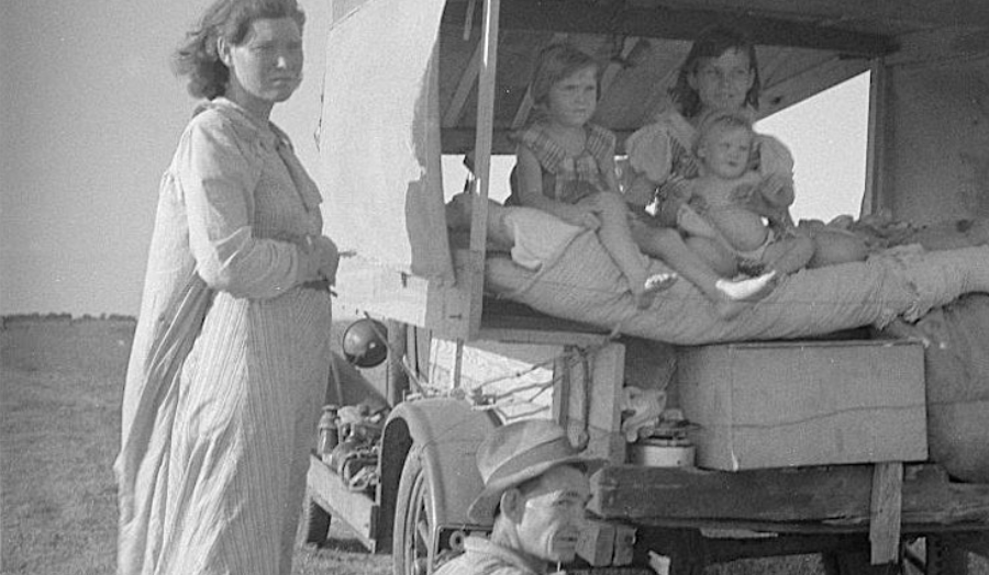 Family travelling between Dallas and Austin, Texas. On their way to the Arkansas cotton fields. 1936