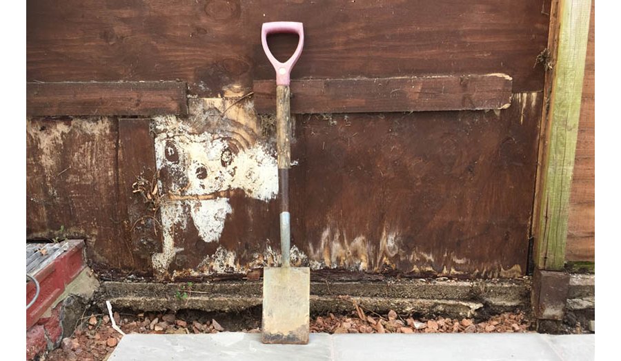 Reclined shovel 
