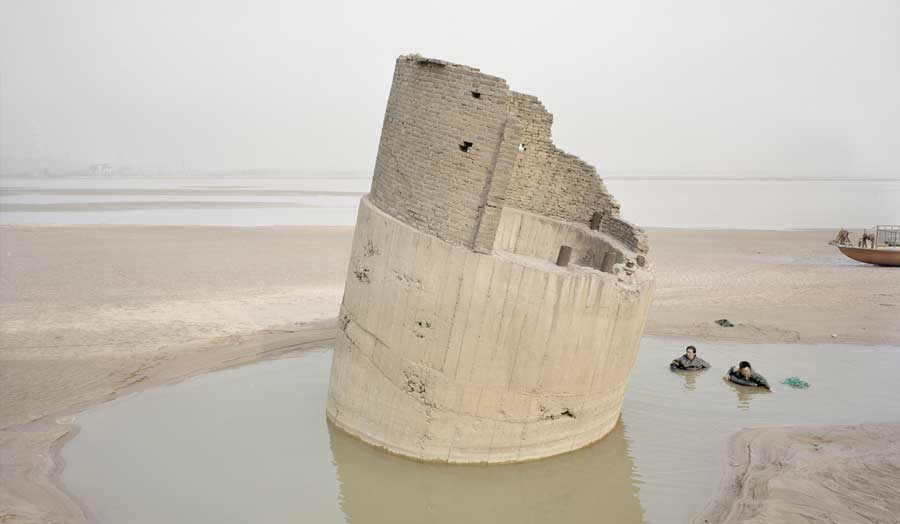 Zhang Kechun, Fishermen wading in the river, Shaanxi province (2019)