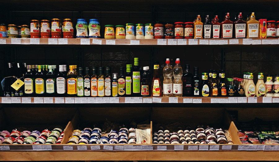 Food packaging in a supermarket