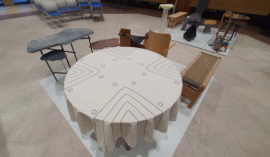 A table and chairs