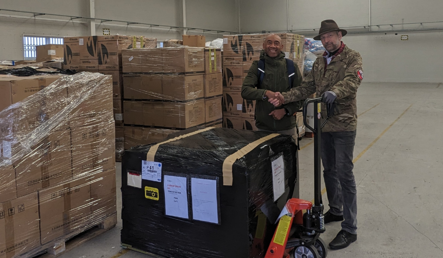 Mark Bardouille delivering the laptops at the distribution hub.