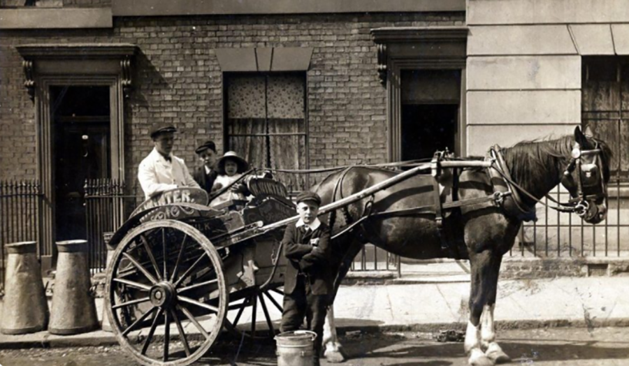 Horse drawn cart in Islington