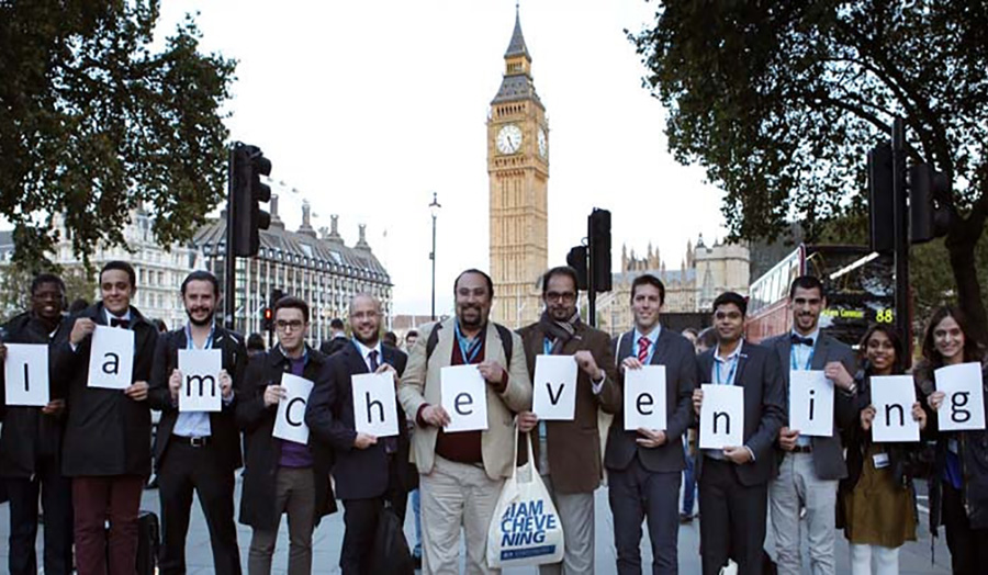 2013/14 Chevening Scholars in front of Big Ben