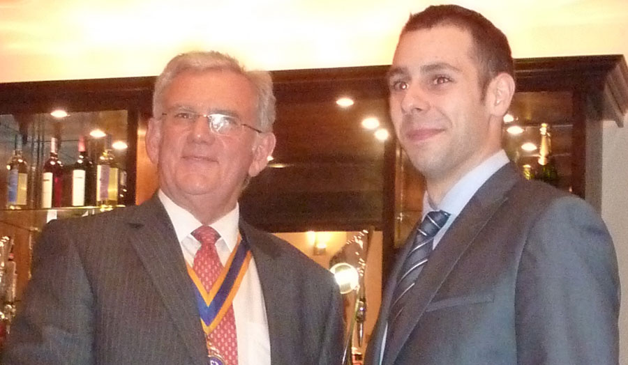 Jacopo (right) receives his prize from the President of the IFST, Prof Colin Dennis