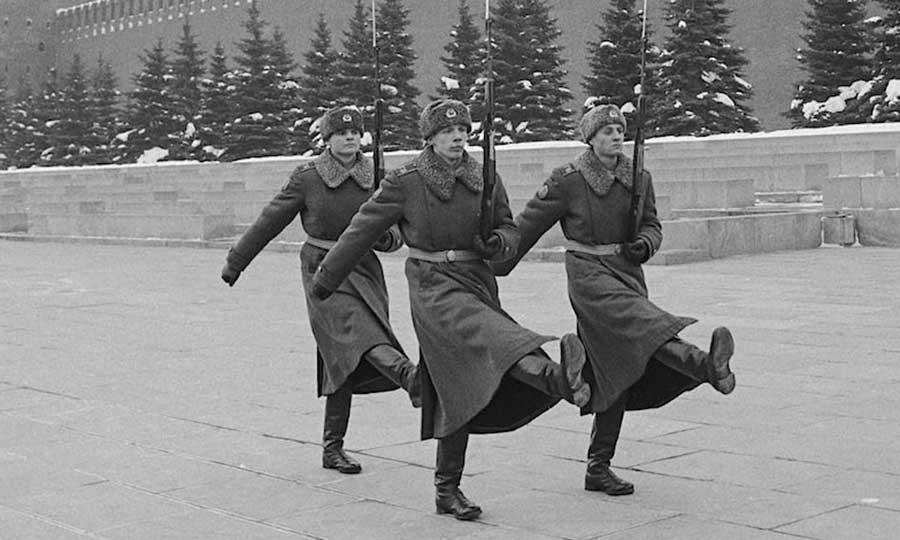 Russian soldiers marching along the red square